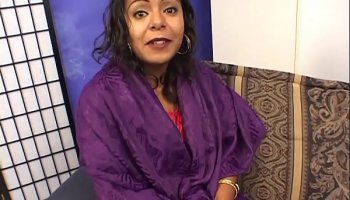 Indian beauty is doing her first porn casting