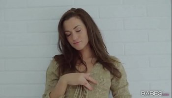 Hot Girls Dancing Wild For Your Satisfaction Tonight