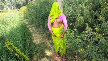 Indian couple injoy outdoor sex in village porn in hindi
